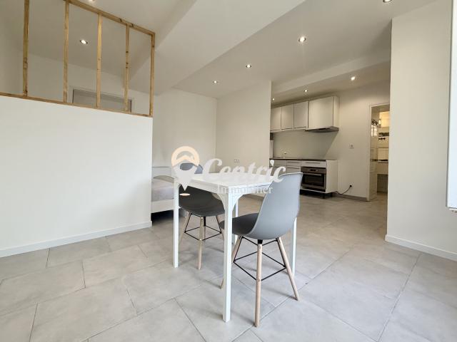 Studio à louer, 1 pièce Bressuire 79300
