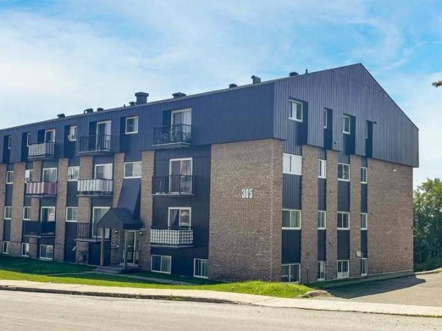 Studio à Louer 305 13 Avenue Nord, Fleurimont Sherbrooke 12 photos | Logis Québec