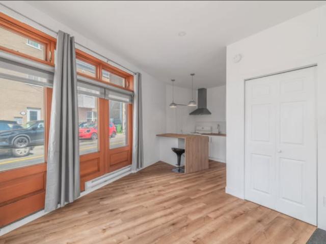 Studio à Louer 383 rue Saint Sauveur, La Cité Limoilou Québec 10 photos | Logis Québec