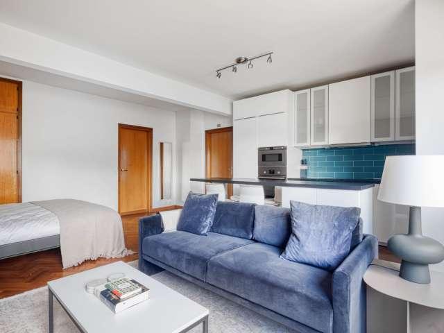 Studio à louer à Muette Sud, Paris