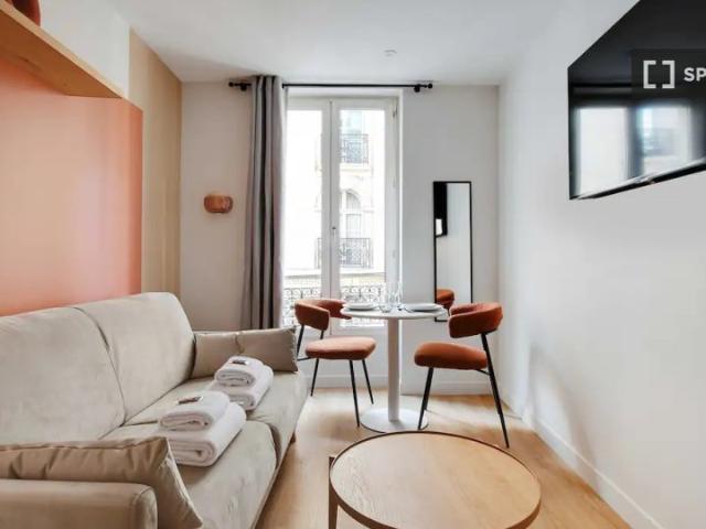 Studio à louer à Muette Sud, Paris