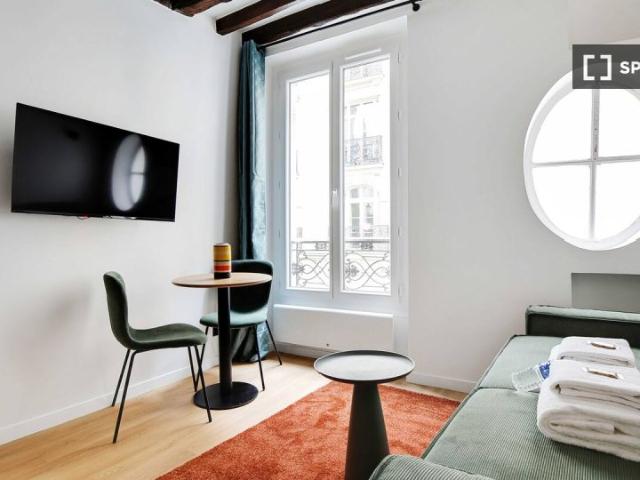 Studio à louer à Muette Sud, Paris