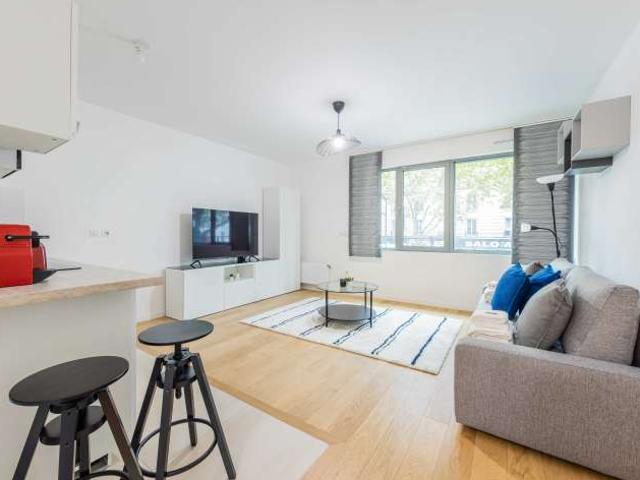 Studio à louer à Manin Jaurès, Paris