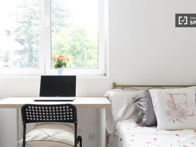 Studio à louer à Mont Mesly, Paris