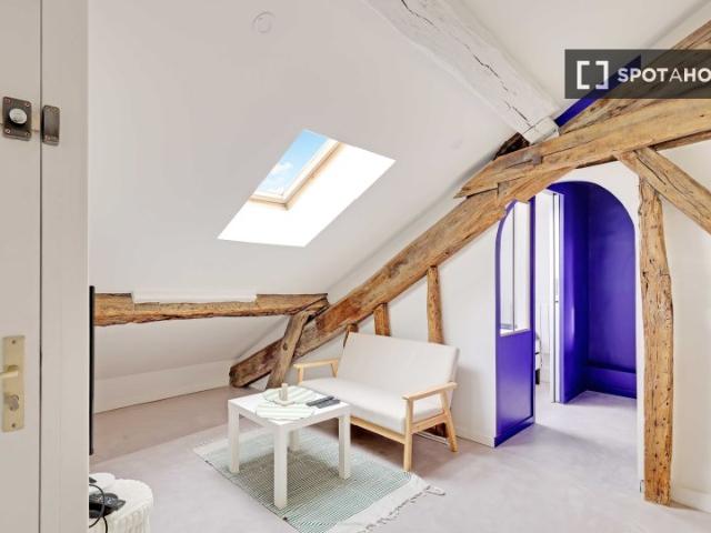 Studio à louer à Montorgueil Saint Denis, Paris