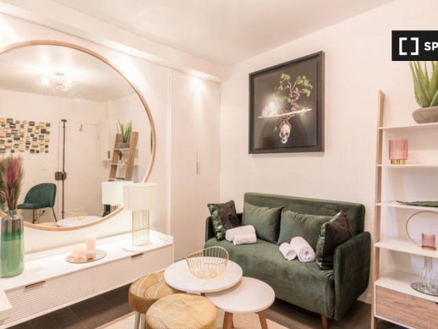 Studio à louer à Montorgueil Saint Denis, Paris