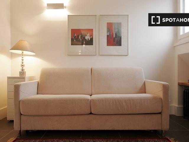 Studio à louer à Auteuil Nord, Paris