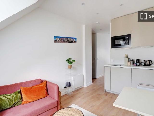 Studio à louer à Auteuil Sud, Paris