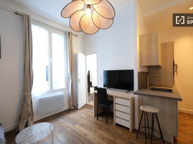 Studio à louer à Auteuil Sud, Paris