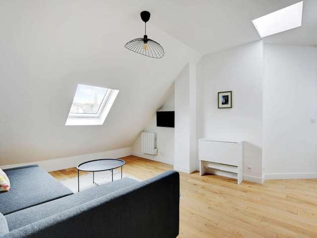 Studio à louer à Blanche Trinité, Paris