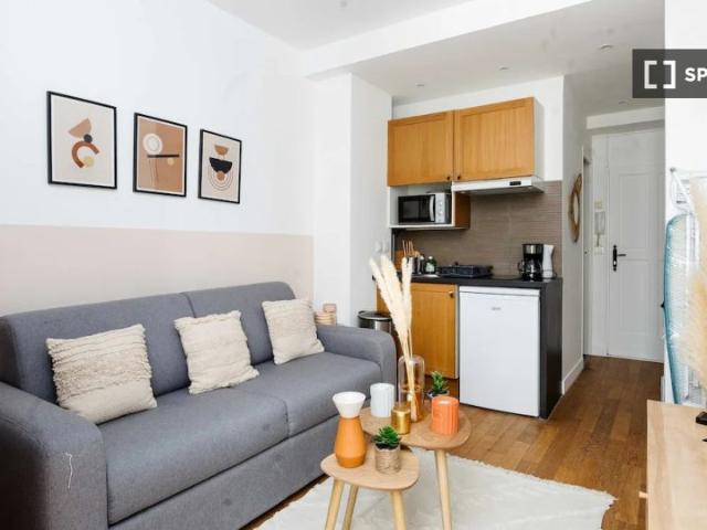 Studio à louer à Blanche Trinité, Paris