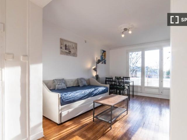 Studio à louer à Étienne Marcel Chanzy, Paris