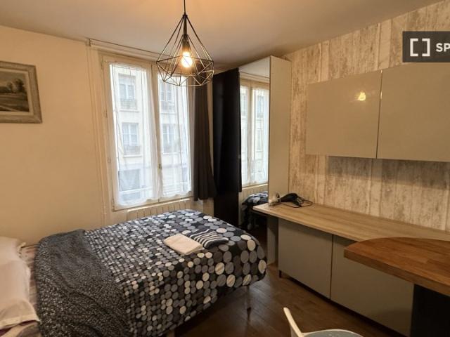 Studio à louer à Émeriau Zola, Paris