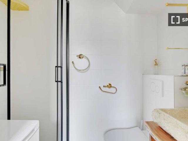 Studio à louer à Hoche Friedland, Paris