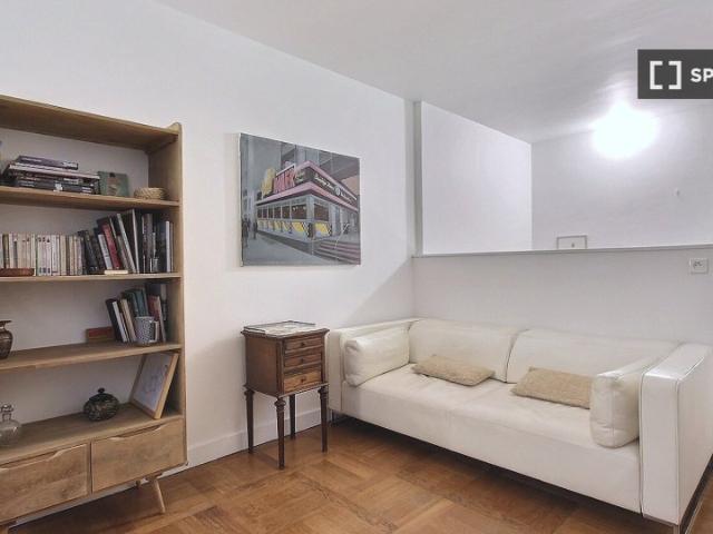 Studio à louer à Hoche Friedland, Paris