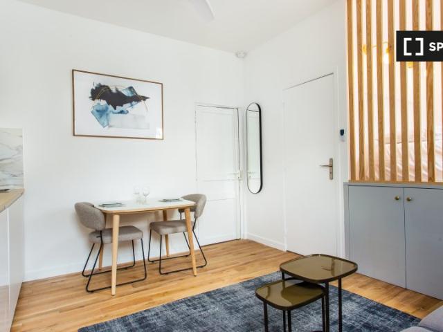 Studio à louer à Hoche Friedland, Paris