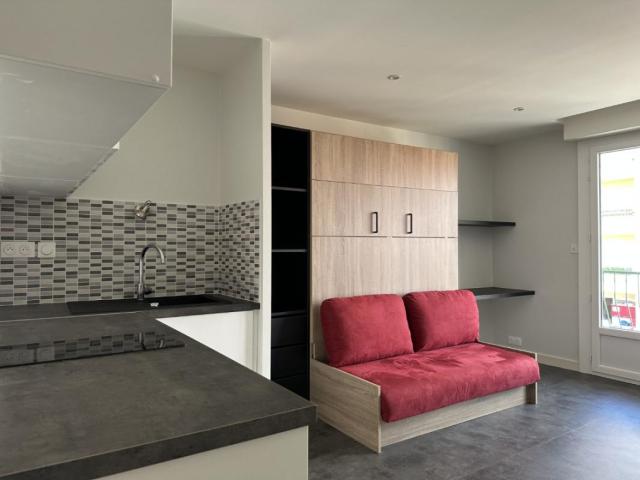 STUDIO A LOUER A LE COTEAU RUE CARNOT