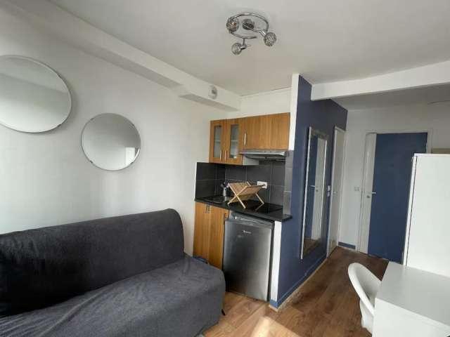 Studio à louer à Legendre Lévis, Paris