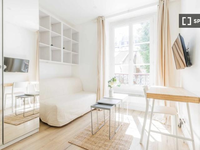 Studio à louer à Legendre Lévis, Paris