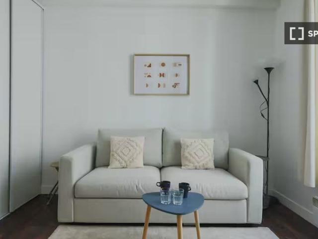 Studio à louer à Legendre Lévis, Paris