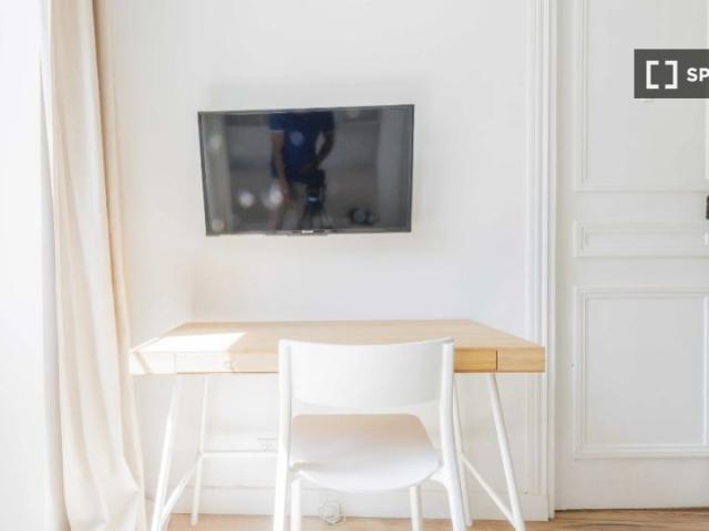 Studio à louer à Legendre Lévis, Paris
