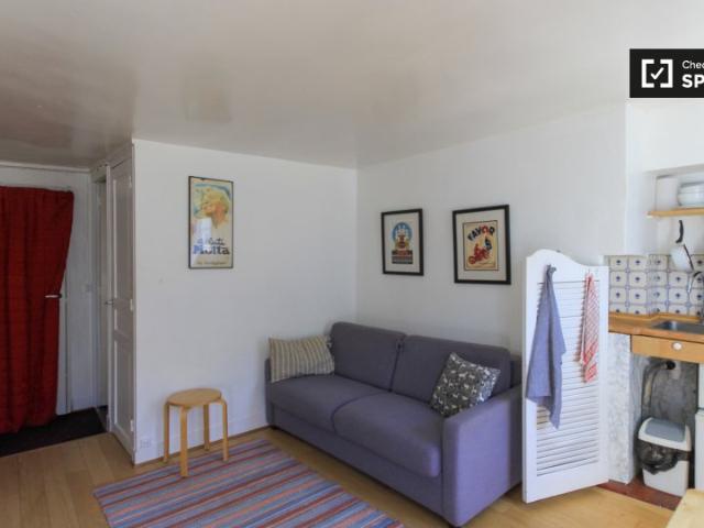 Studio à louer à l'Odéon, Paris