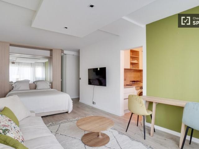 Studio à louer à Pernéty, Paris