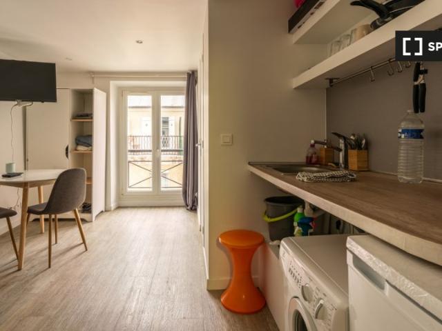 Studio à louer à République Saint Ambroise, Paris