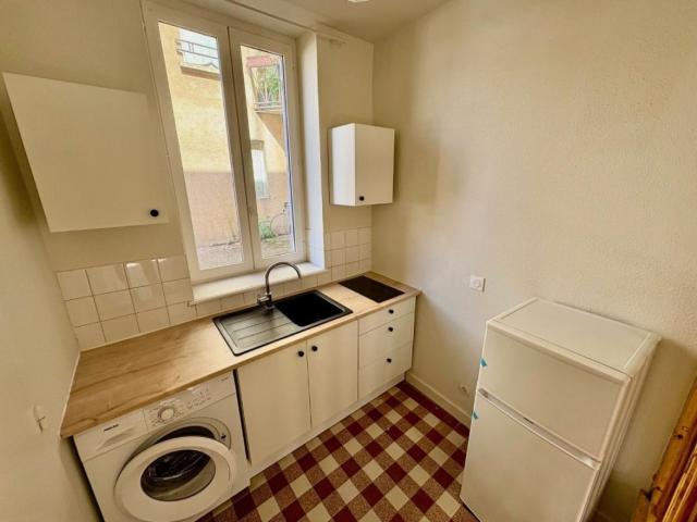 STUDIO A LOUER A ROANNE CENTRE VILLE