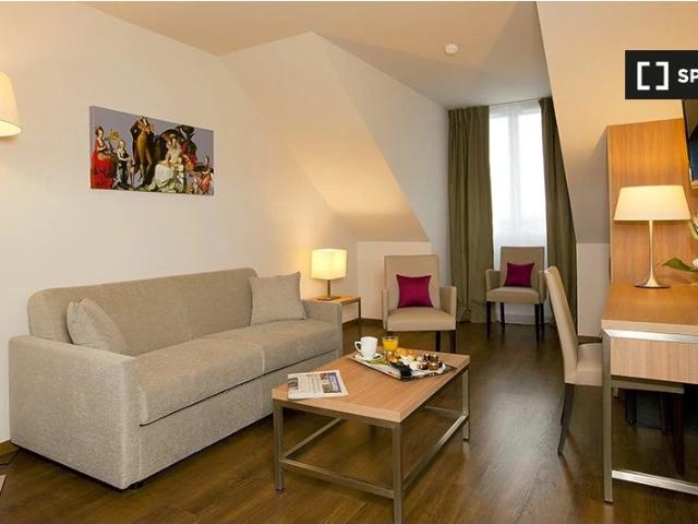Studio à louer à Roissy en France, Paris