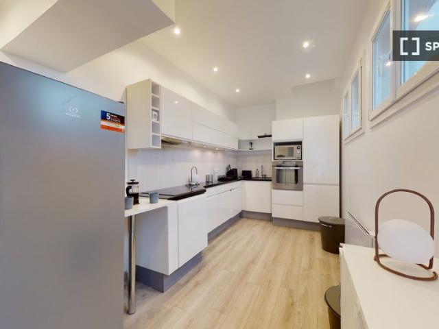 Studio à louer à Suresnes, Paris