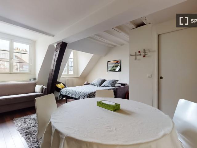 Studio à louer à Saint Gervais, Paris