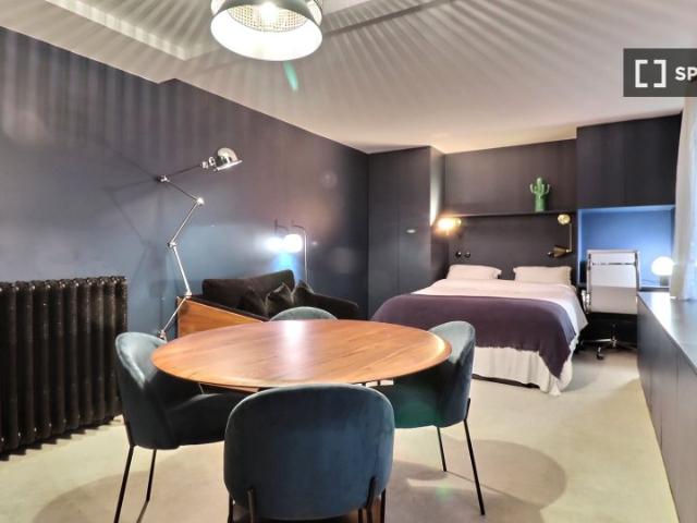Studio à louer à Saint Placide, Paris