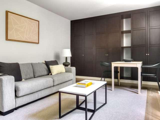 Studio à louer à Saint Thomas d'Aquin, Paris