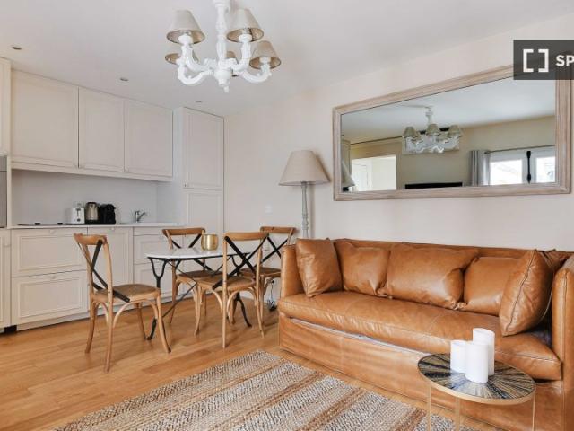 Studio à louer à Saint Thomas d'Aquin, Paris