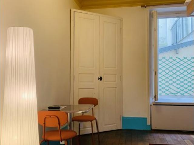 Studio à louer à Secrétan, Paris