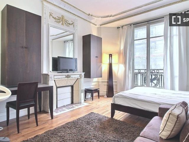 Studio à louer à Ternes Maillot, Paris