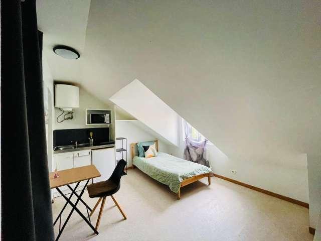 Studio à louer à Vert Saint Denis, Paris