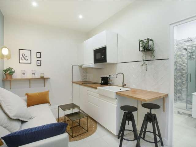 Studio à louer à 2Ème Arrondissement, Paris