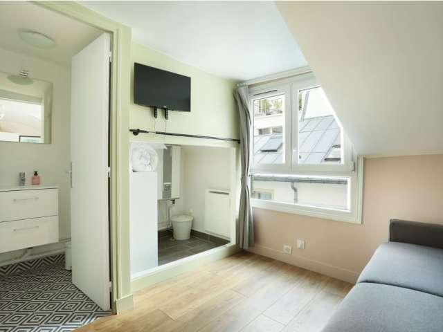 Studio à louer à 2Ème Arrondissement, Paris