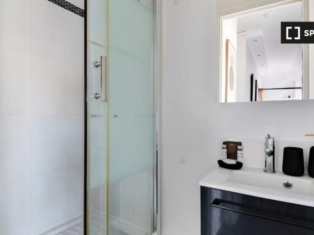 Studio à louer au Triangle d'Or, Paris