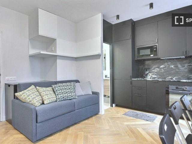 Studio à louer au Gros Caillou, Paris