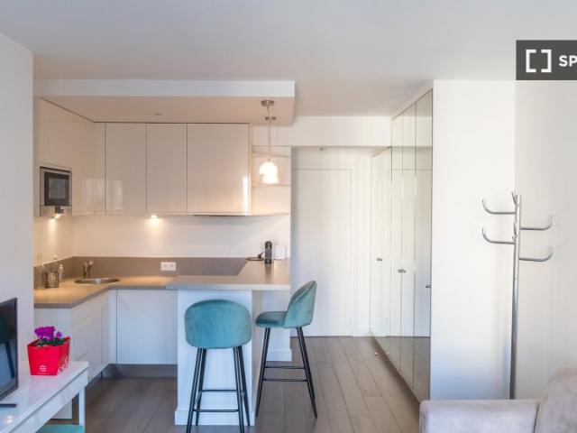 Studio à louer au Gros Caillou, Paris