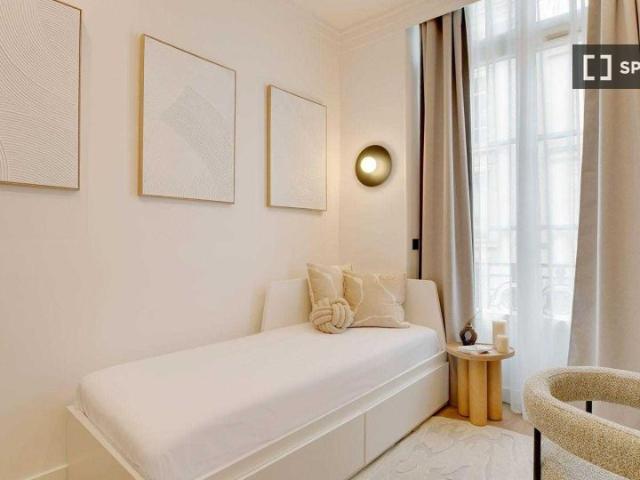 Studio à louer au Palais Royal, Paris