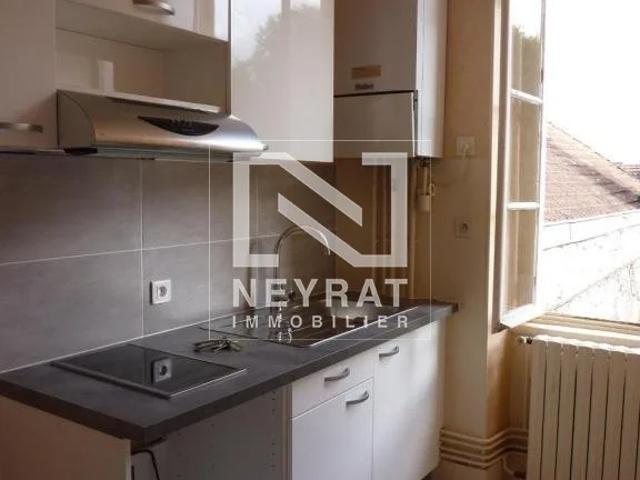 STUDIO A LOUER AUTUN CENTRE 29.39 m2 304 € charges comprises par mois: Immobilier AUTUN | Neyrat Immobilier