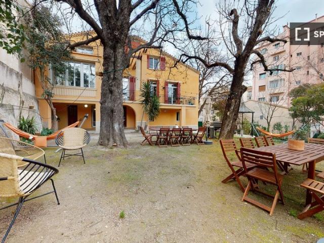 Studio à louer aux Chartreux, Marseille