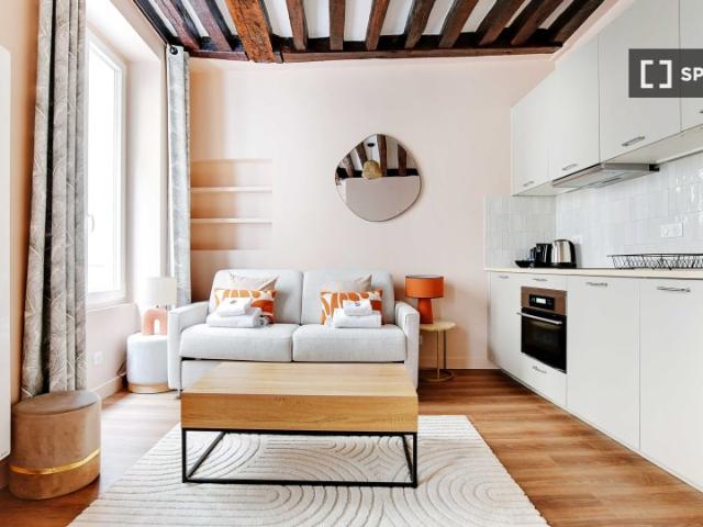 Studio à louer aux Arts et Métiers, Paris