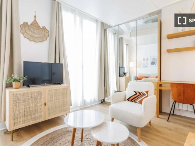 Studio à louer aux Bords de Seine, Paris