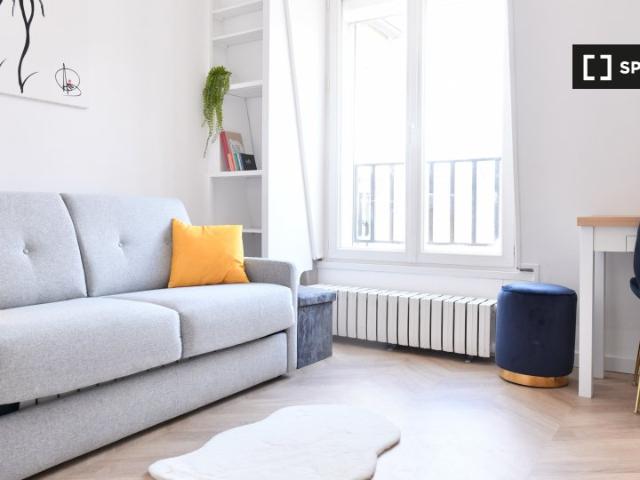 Studio à louer aux Grandes Carrières Clichy, Paris