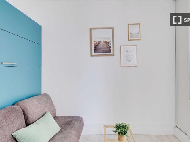 Studio à louer aux Grandes Carrières Clichy, Paris